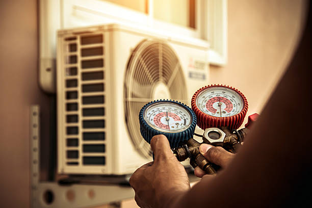 Professional Hvac technician working in Deer Park, OH